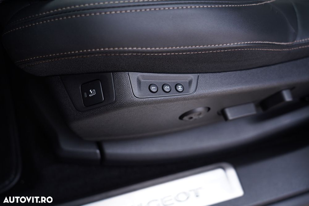 Peugeot 3008 PHEV EAT8 4X4 GT Pack - 23