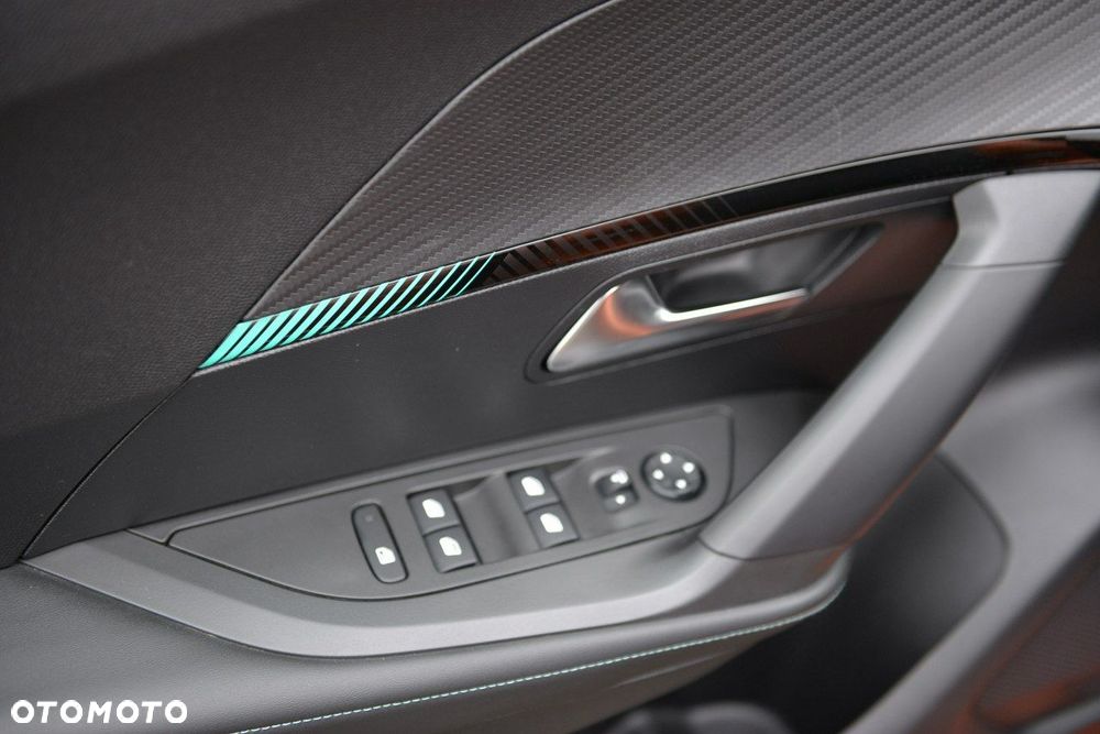 Peugeot 2008 1.2 PureTech Allure S&S EAT8 - 18