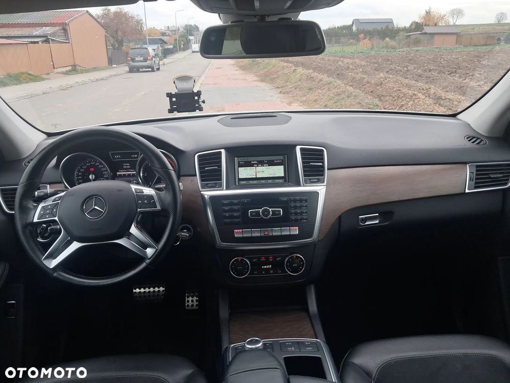 Mercedes-Benz ML - 16