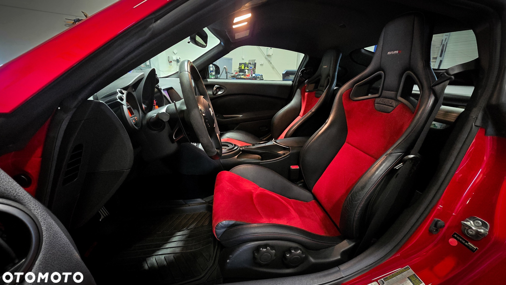 Nissan 370 Z - 6