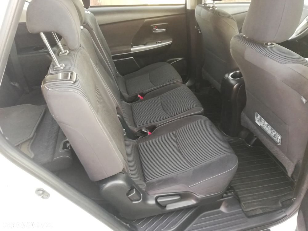 Toyota Prius+ (Hybrid) Comfort - 19