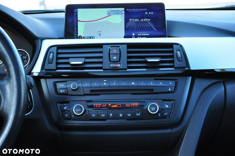 BMW Seria 3 330d xDrive Blue Performance Luxury Line - 33