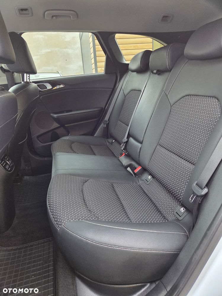 Kia Ceed 1.5 T-GDI L Business Line Plus DCT - 17