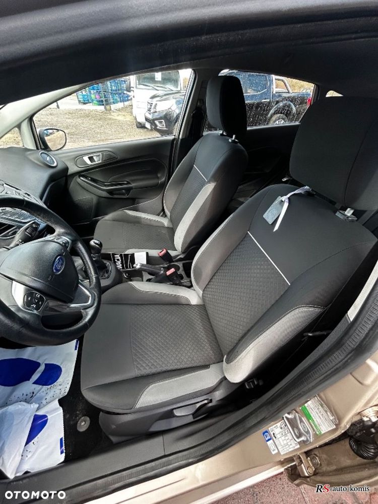Ford Fiesta - 25