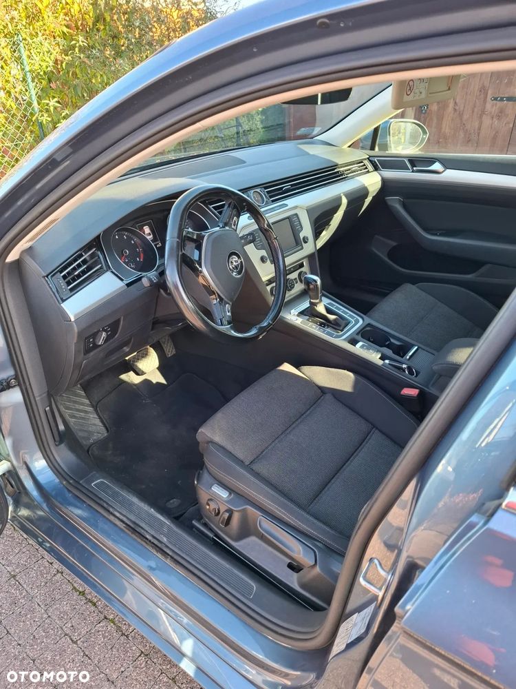 Volkswagen Passat - 7