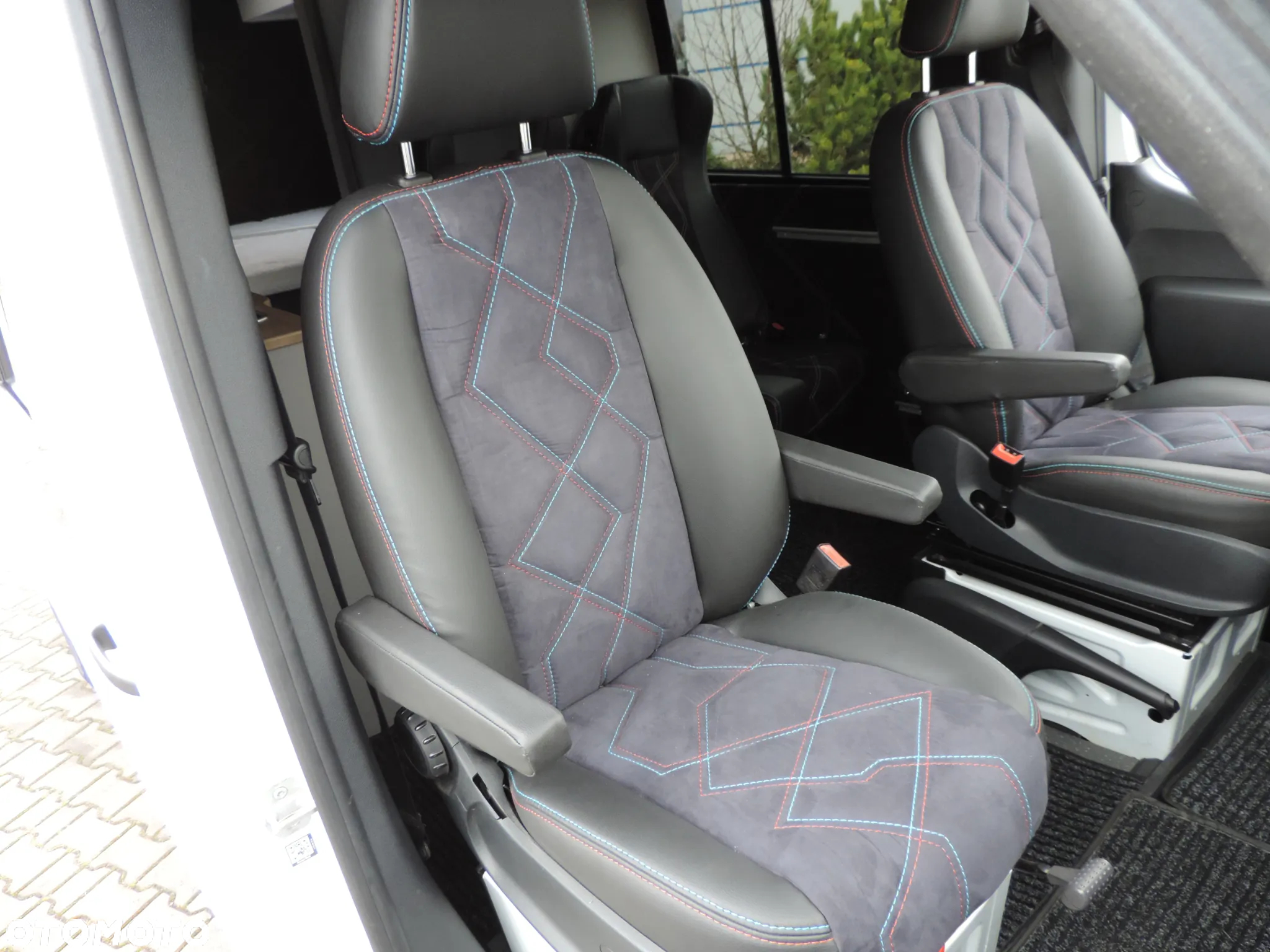 Mercedes-Benz Sprinter Campervan 4 os. Klima Postojowa VIP Napęd przedni - 17