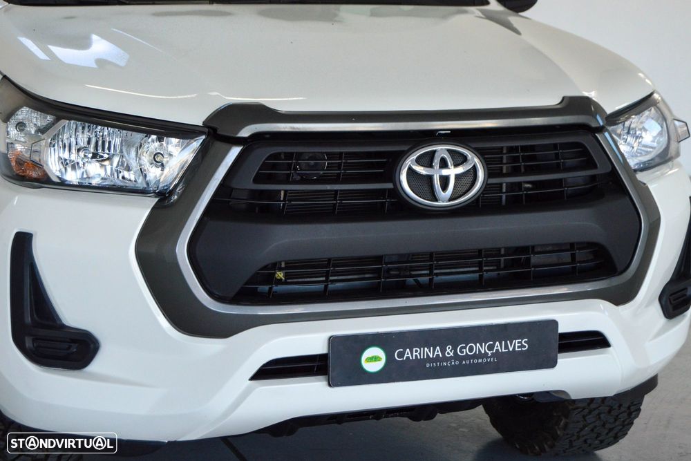 Toyota Hilux 2.4 D-4D 4WD CD CM - 21