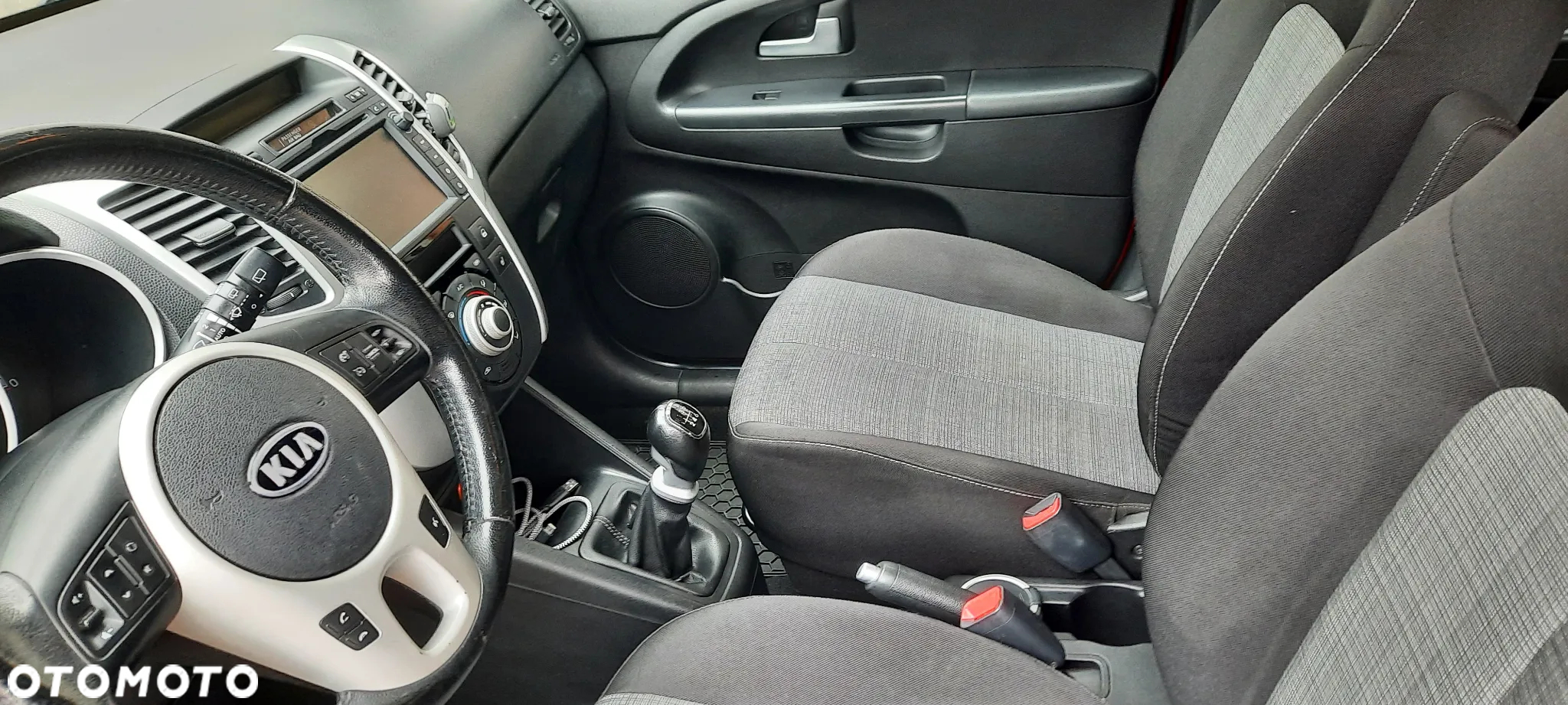 Kia Venga - 18