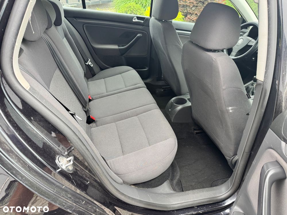 Volkswagen Golf - 37