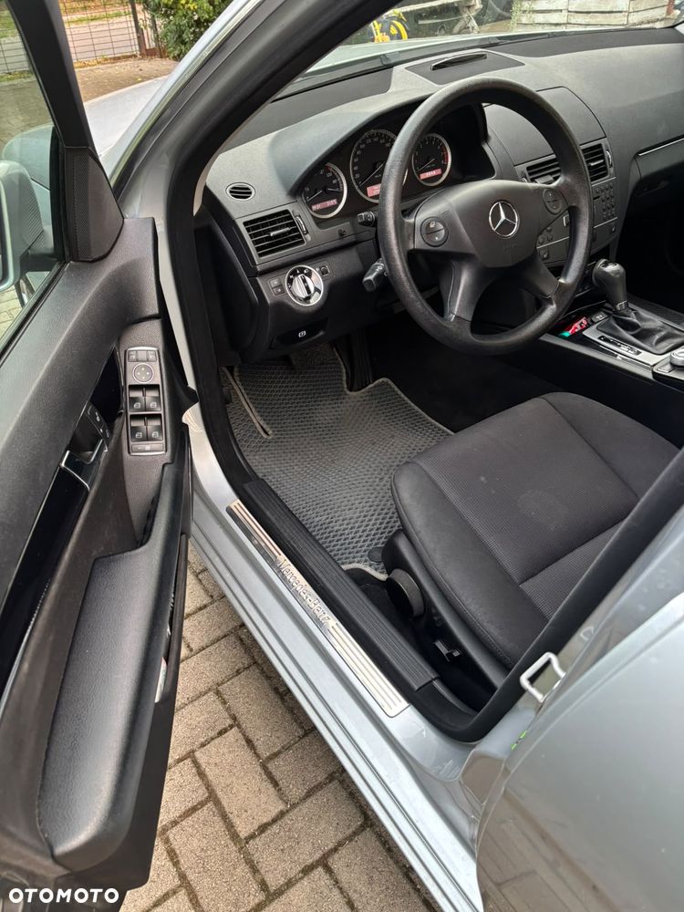 Mercedes-Benz Klasa C 180 CGI Automatik BlueEFFICIENCY - 5