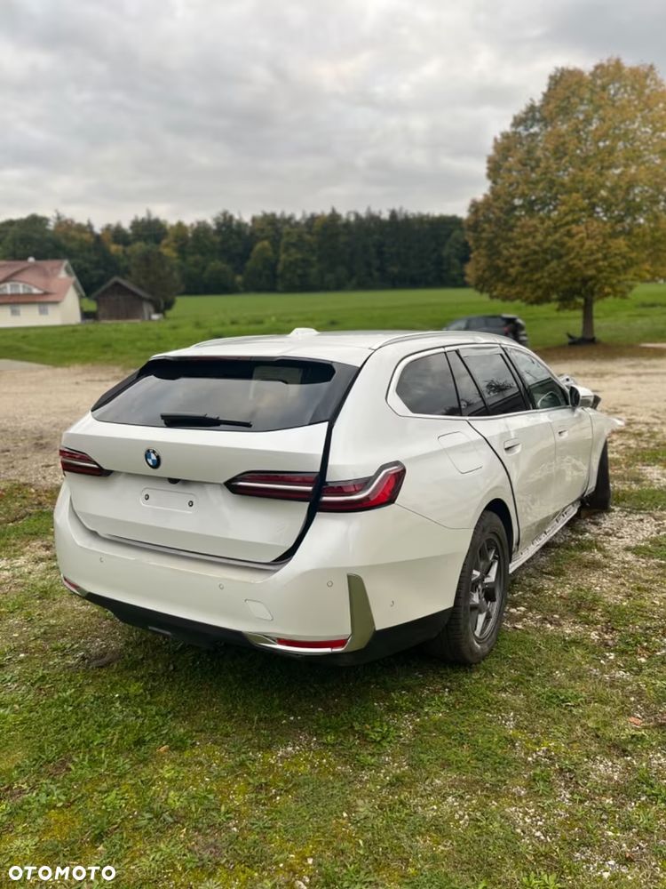 BMW Seria 5 520d xDrive mHEV - 1