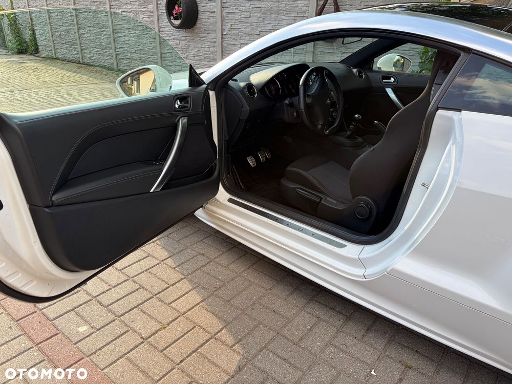 Peugeot RCZ 2.0 HDi - 11