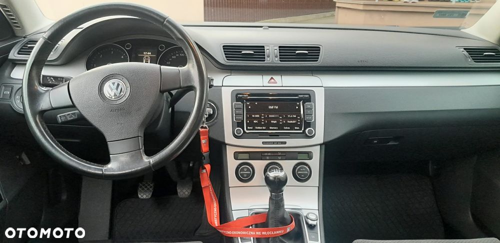 Volkswagen Passat 2.0 TDI Comfortline - 10