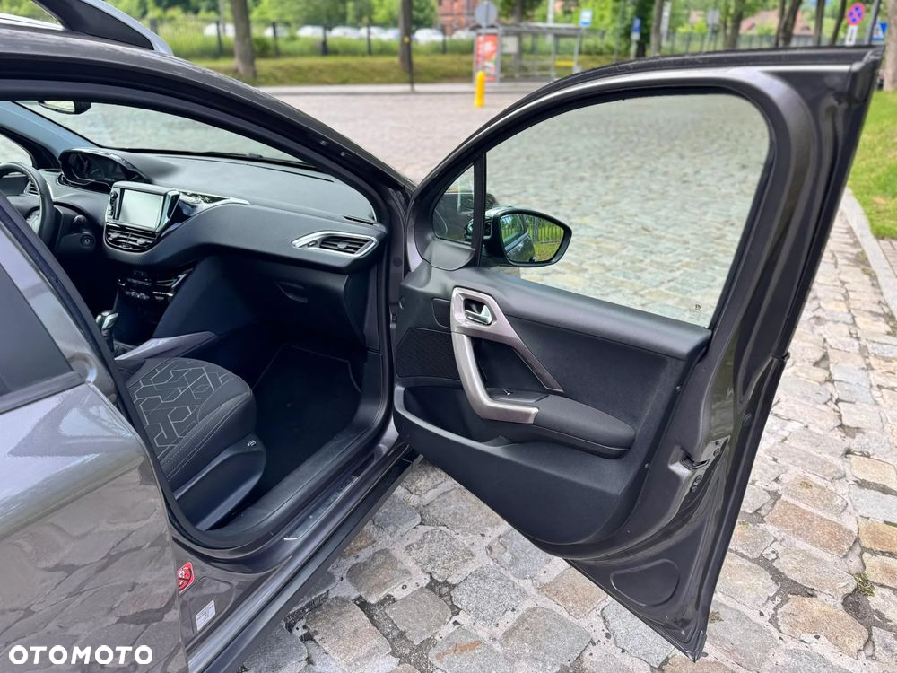 Peugeot 2008 1.2 VTi Allure - 25