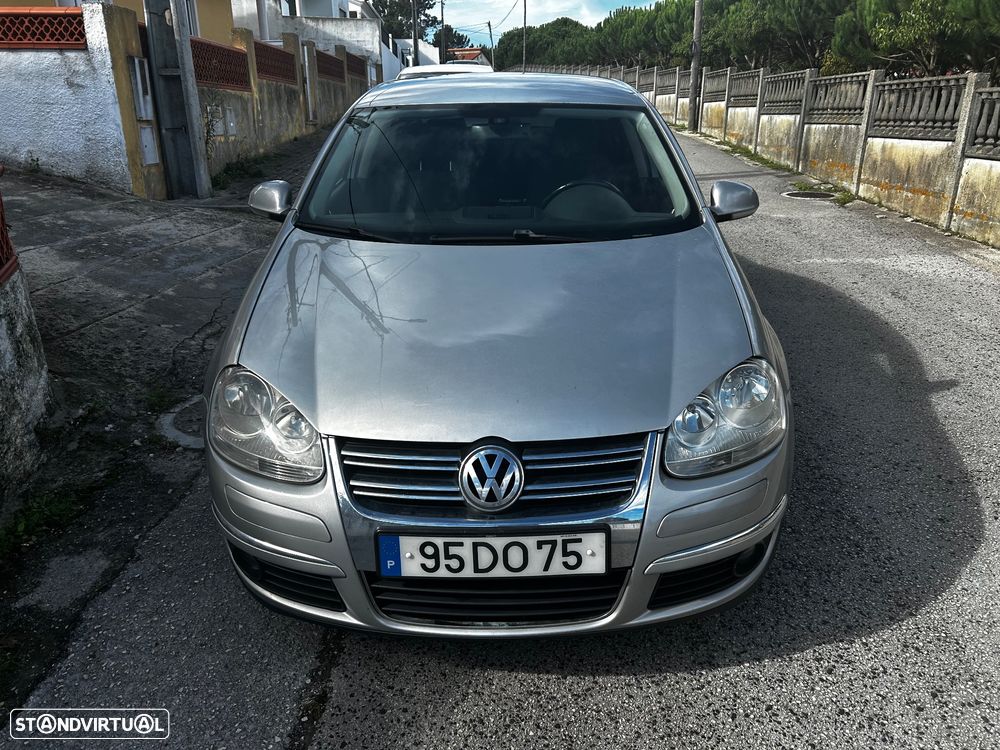 VW Jetta 1.9 TDi Confortline - 3