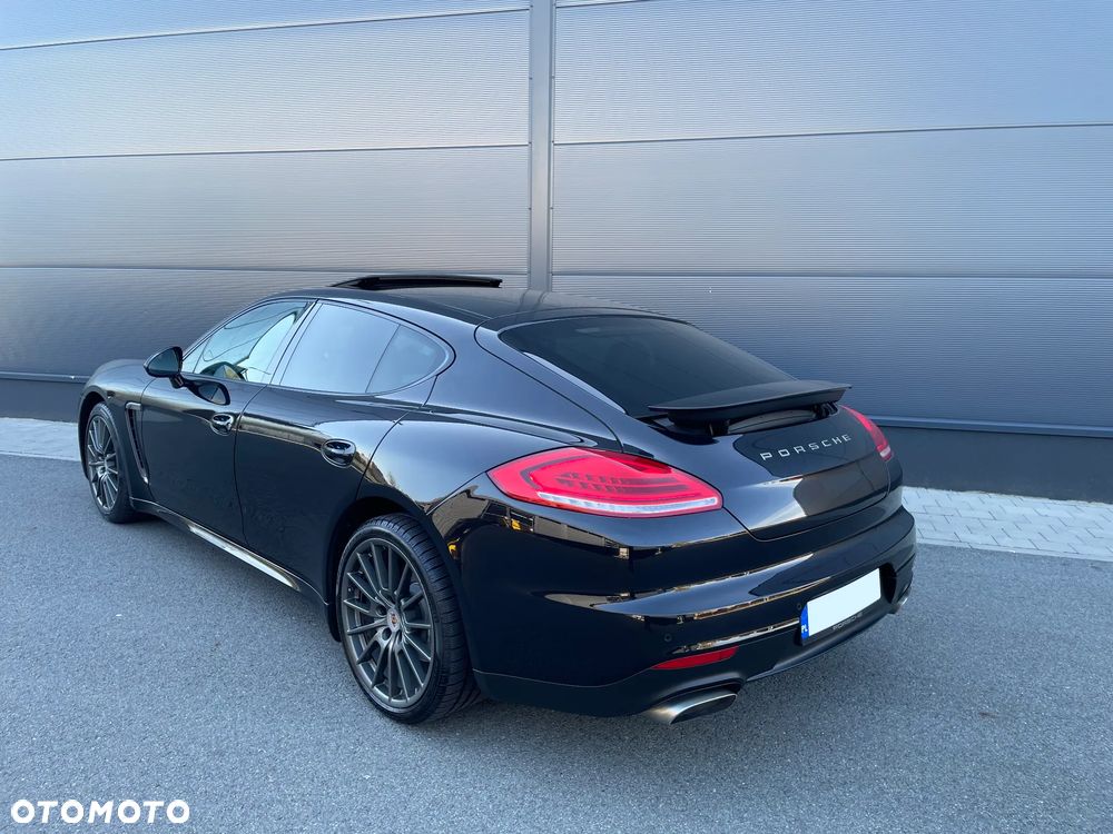 Porsche Panamera - 1