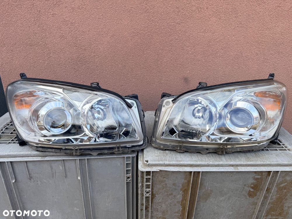 Lampa przednia TOYOTA RAV4 III LIFT KOMPLET EUROPA ORYGINALNE - 1