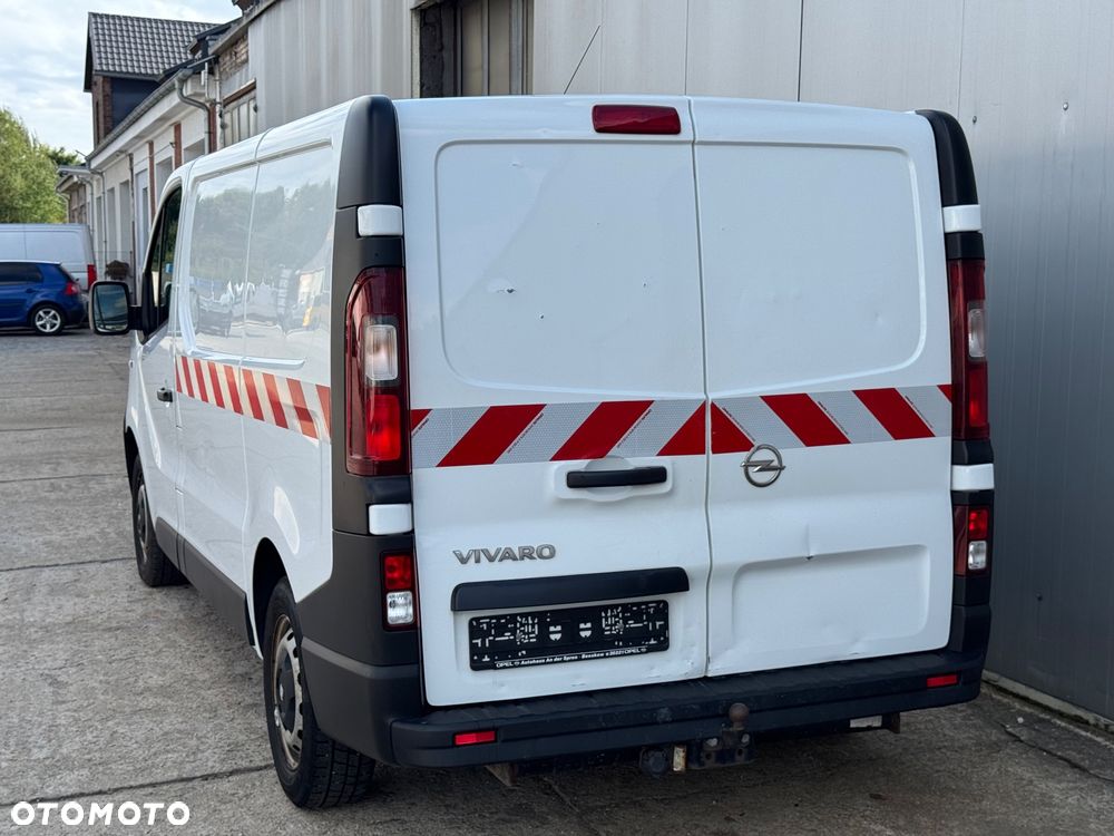 Opel Vivaro - 10