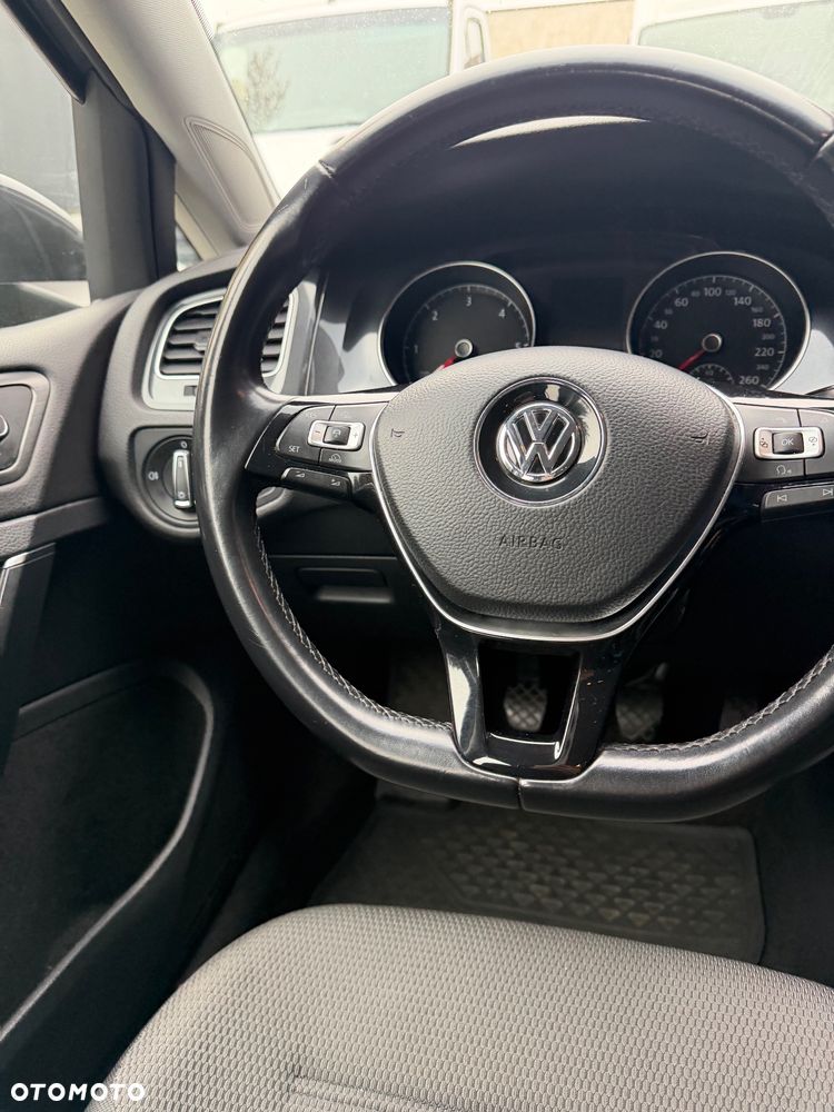 Volkswagen Golf - 17