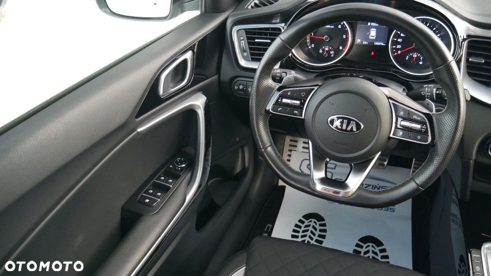 Kia ProCeed - 14