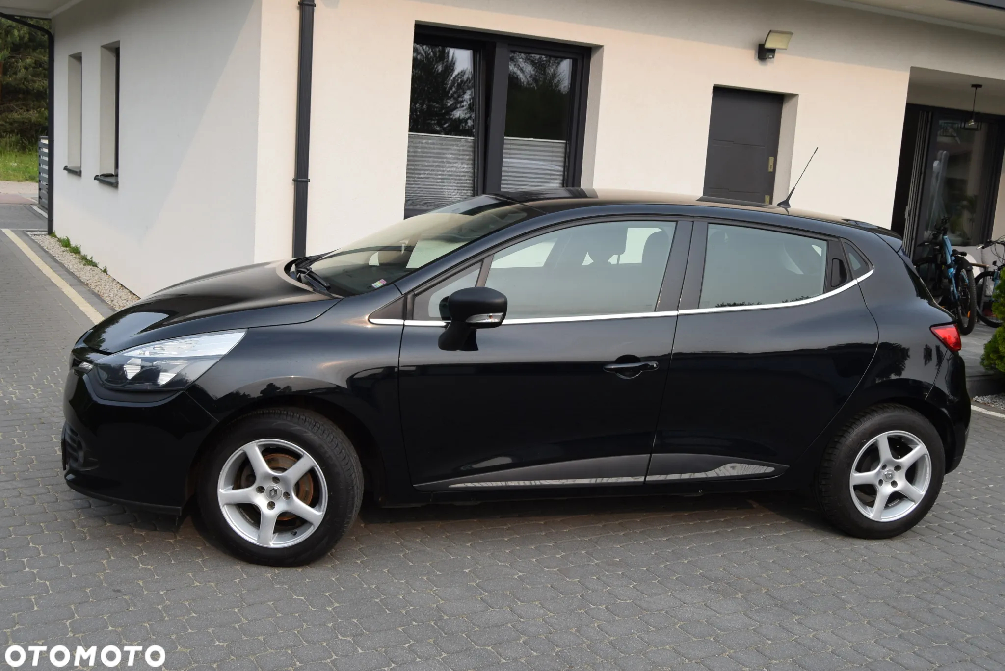 Renault Clio 1.2 16V 75 Life - 10