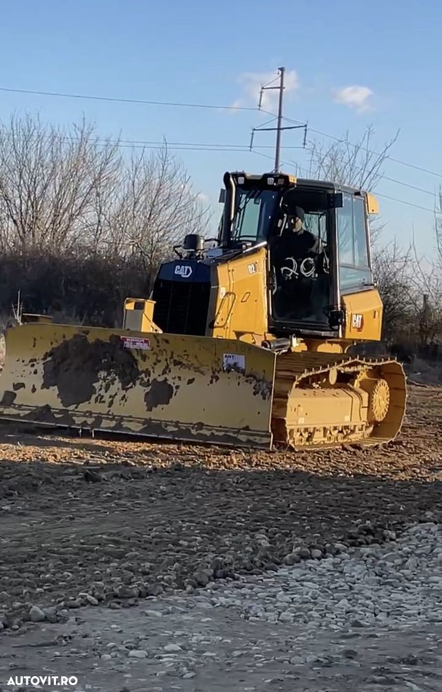 Cat D2 - 1