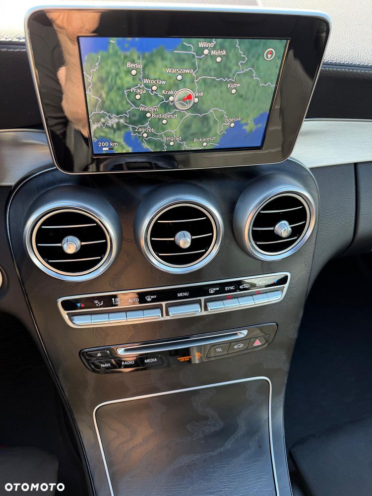 Mercedes-Benz Klasa C 200 9G-TRONIC - 40