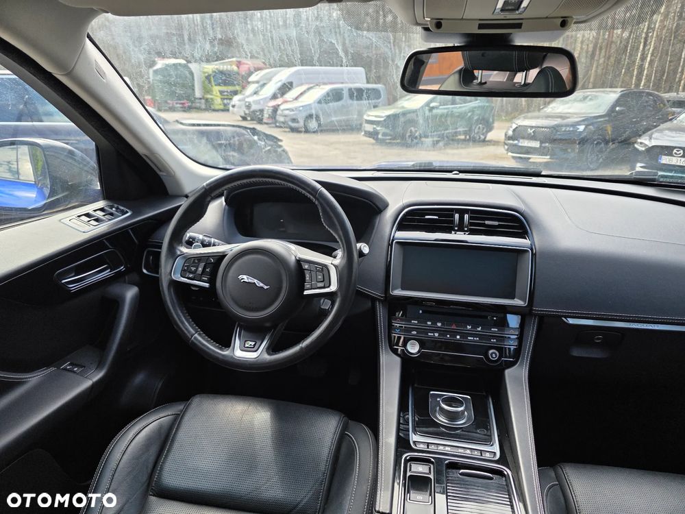 Jaguar F-Pace 2.0 i4D AWD R-Sport - 19
