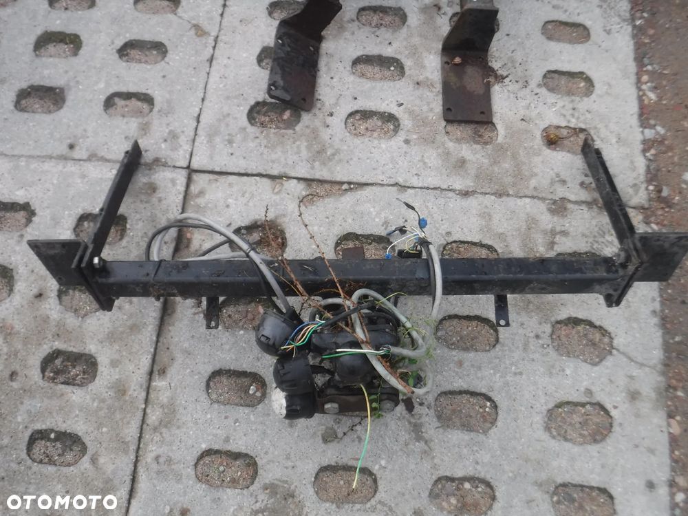 Opel Astra H hak holowniczy - 1