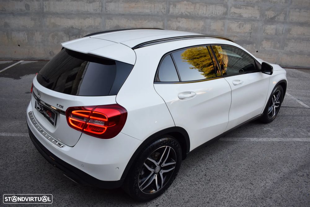 Mercedes-Benz GLA 180 CDI Urban - 54