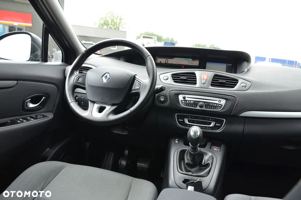 Renault Scenic 1.6 16V 110 LIMITED - 29