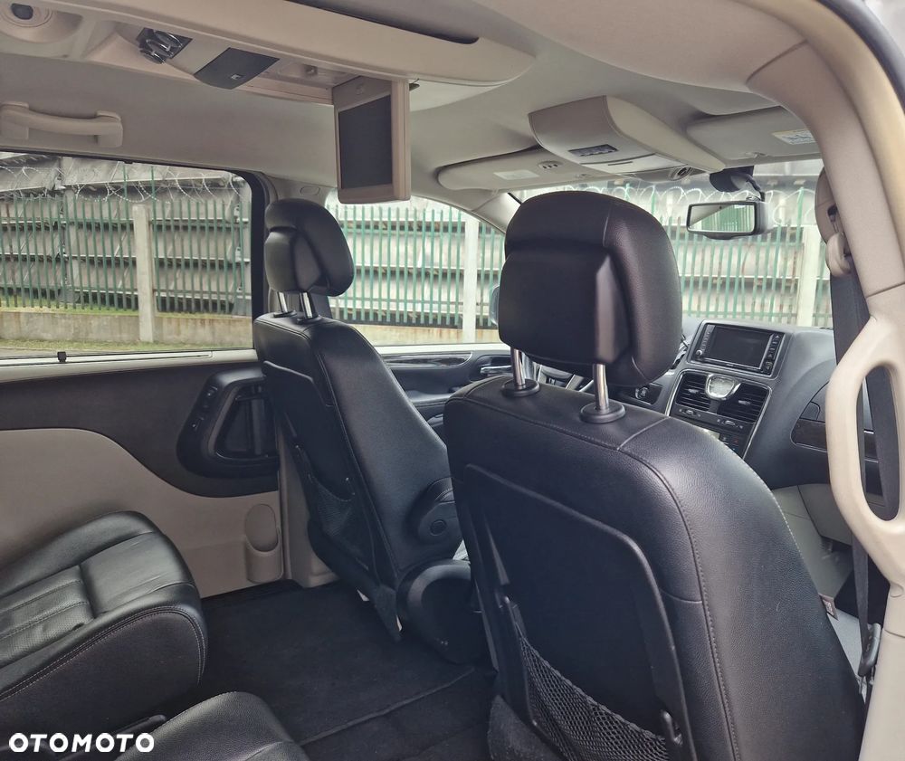 Chrysler Town & Country 3.6 Touring - 14