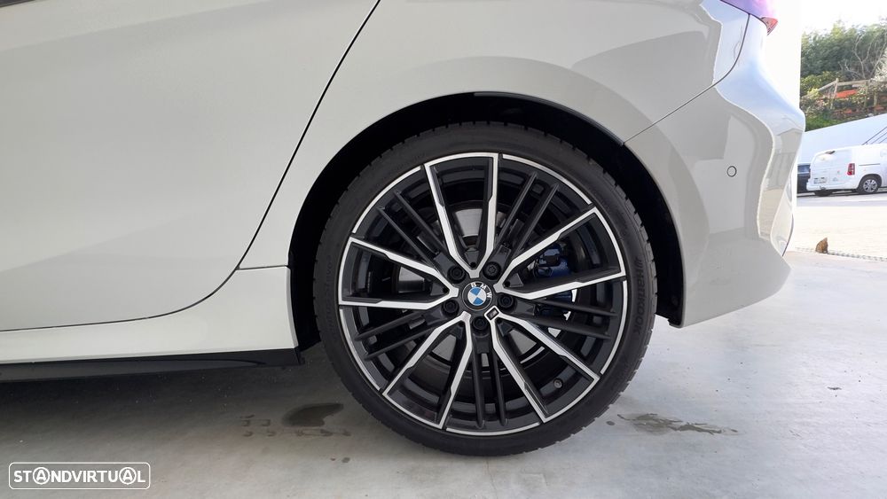 BMW M135i xDrive - 11