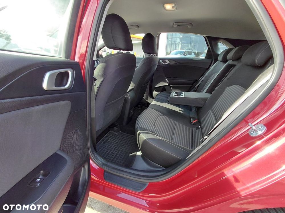 Kia Ceed 1.5 T-GDI M - 19