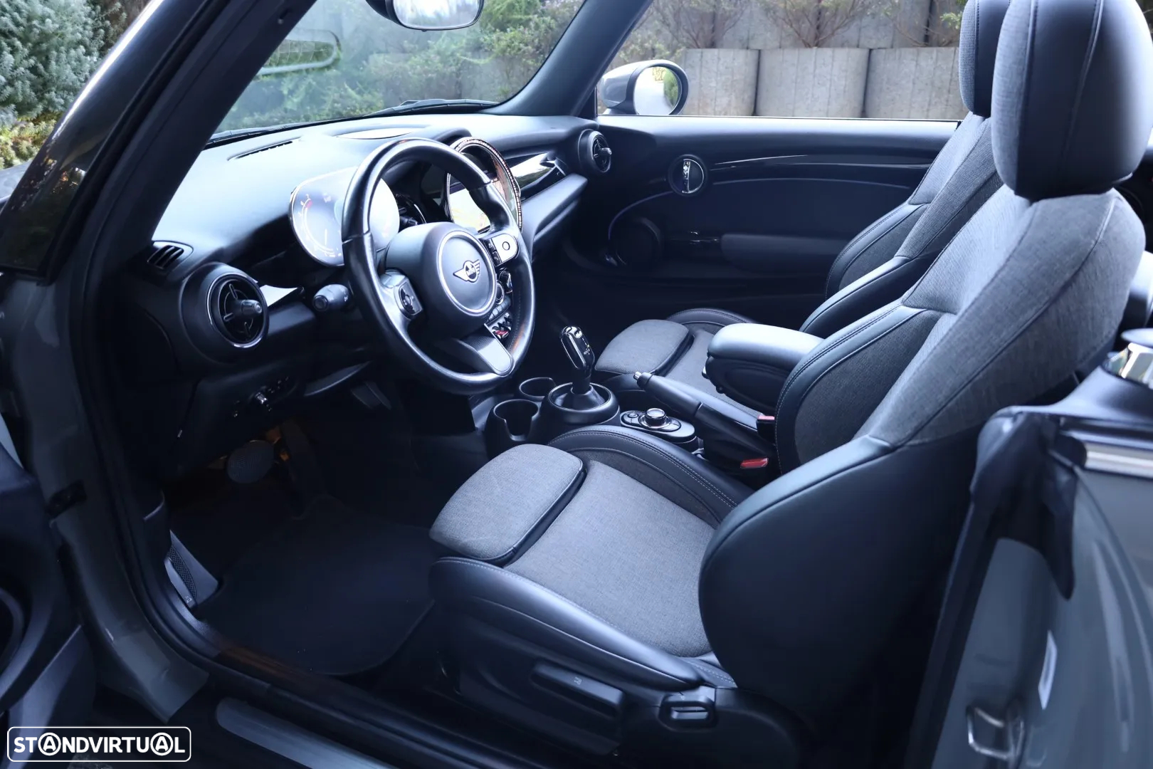 MINI Cabrio Cooper Auto - 47