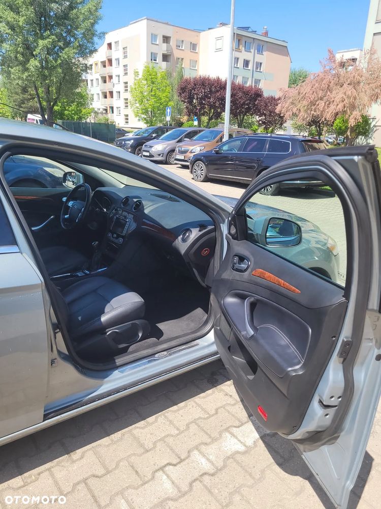 Ford Mondeo 2.0 Ghia X100 / X - 8