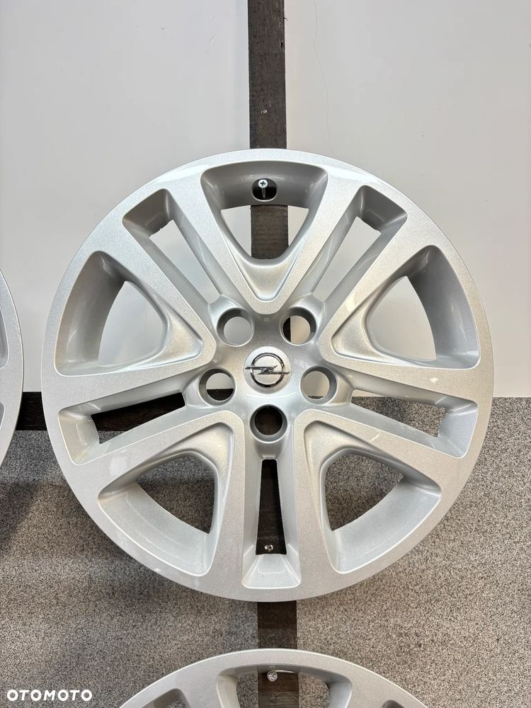 4 Kołpaki Opel Astra J, K 5x105, 16", Strukturalne 13409779 AAMV - 3