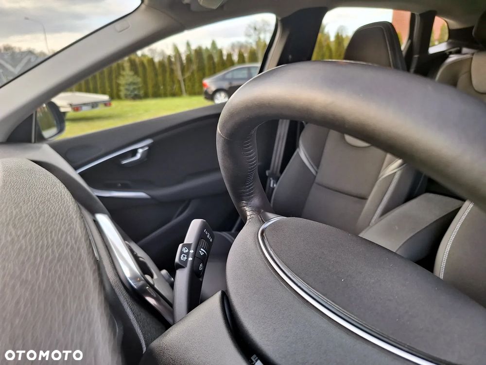 Volvo V40 D2 Momentum - 18