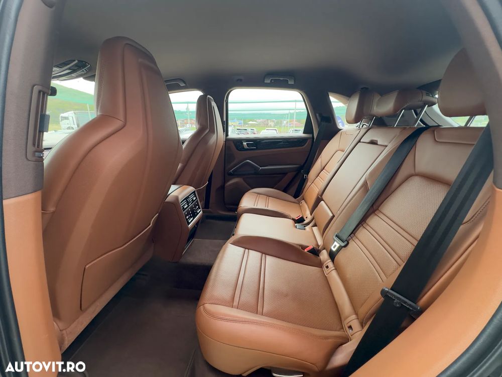 Porsche Cayenne S - 17