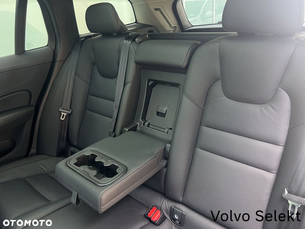Volvo V60 B4 B Plus Dark - 16