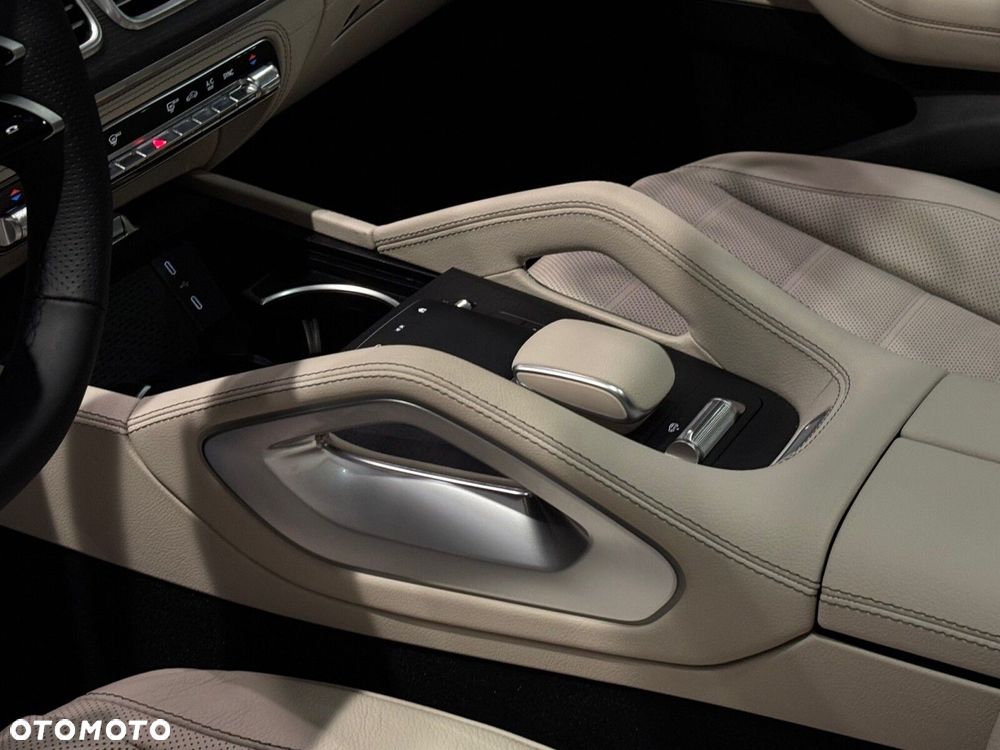 Mercedes-Benz GLS - 9