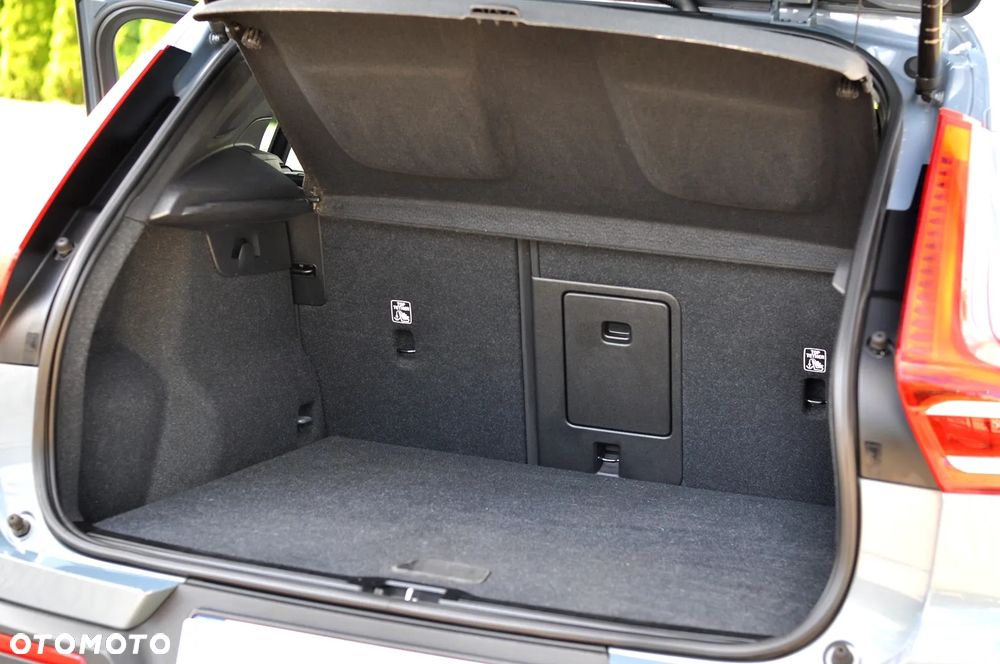 Volvo XC 40 T3 Momentum Pro - 11