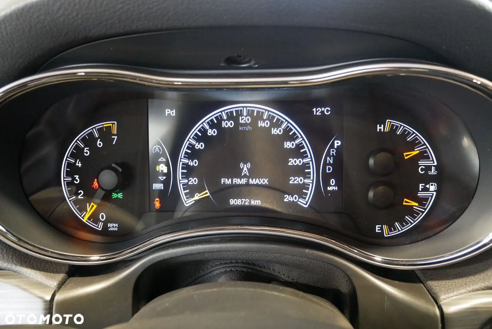 Jeep Grand Cherokee - 22