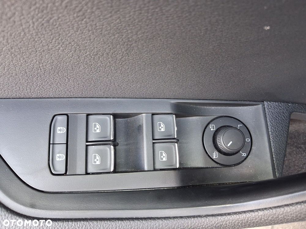 Skoda Superb 2.0 TDI SCR L&K DSG - 14