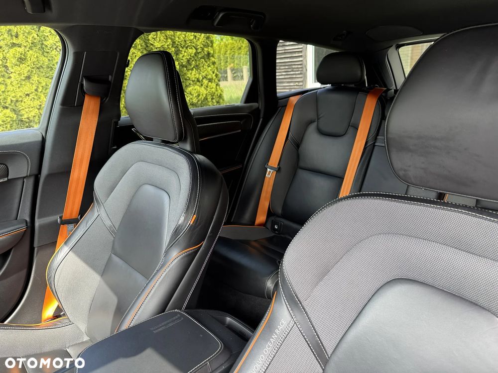 Volvo V90 Cross Country D4 AWD Ocean Race - 17