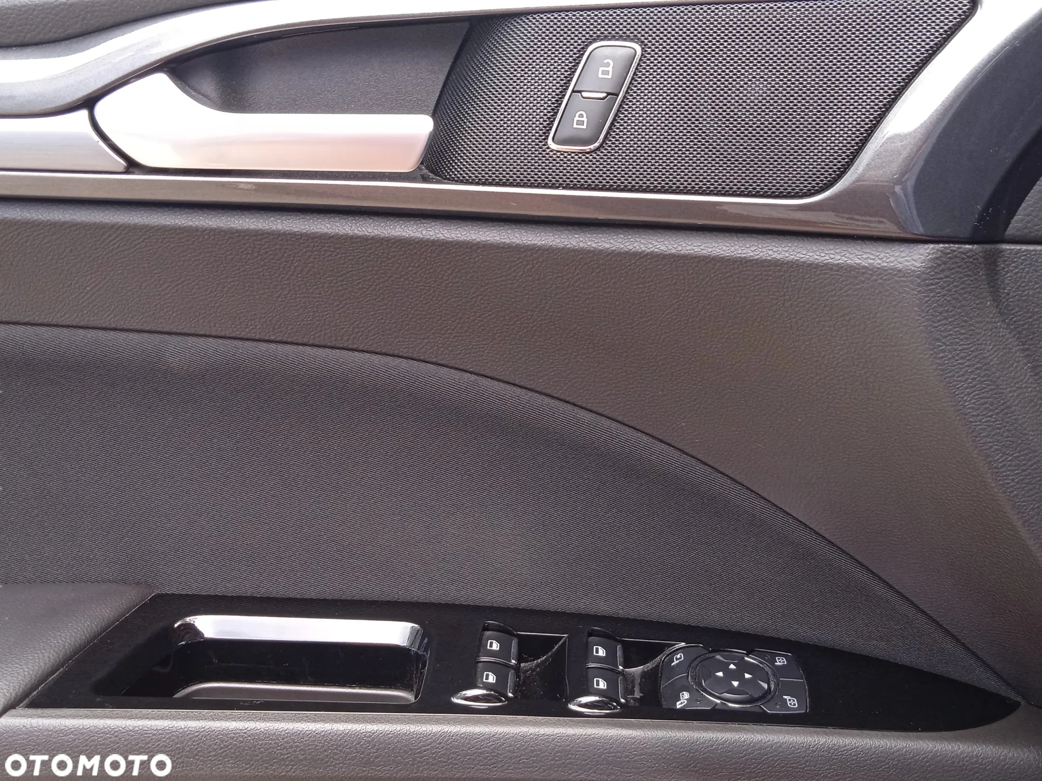 Ford Mondeo 2.0 EcoBlue Titanium - 28