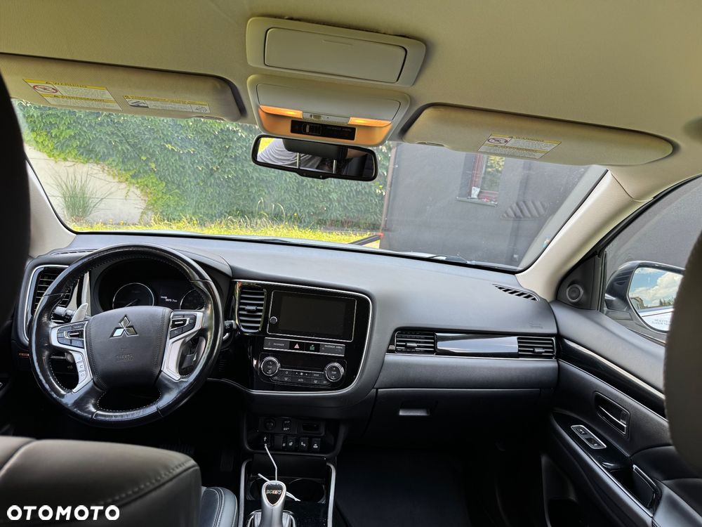 Mitsubishi Outlander - 20