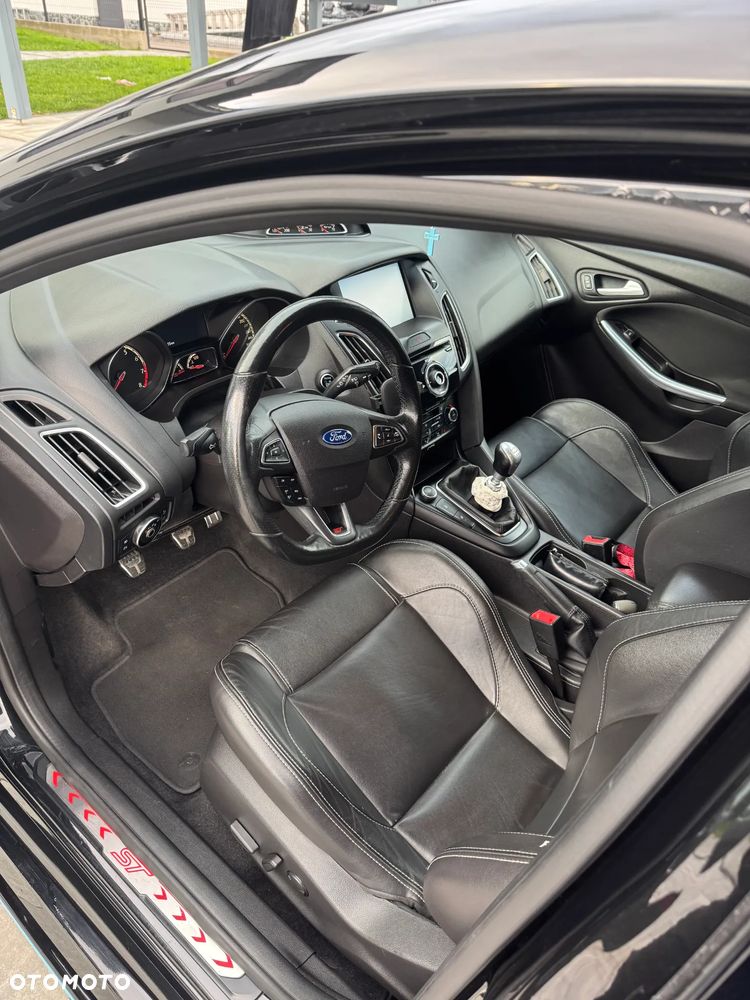 Ford Focus 2.0 EcoBoost ST - 6