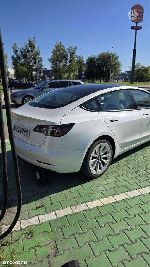Tesla Model 3 - 8