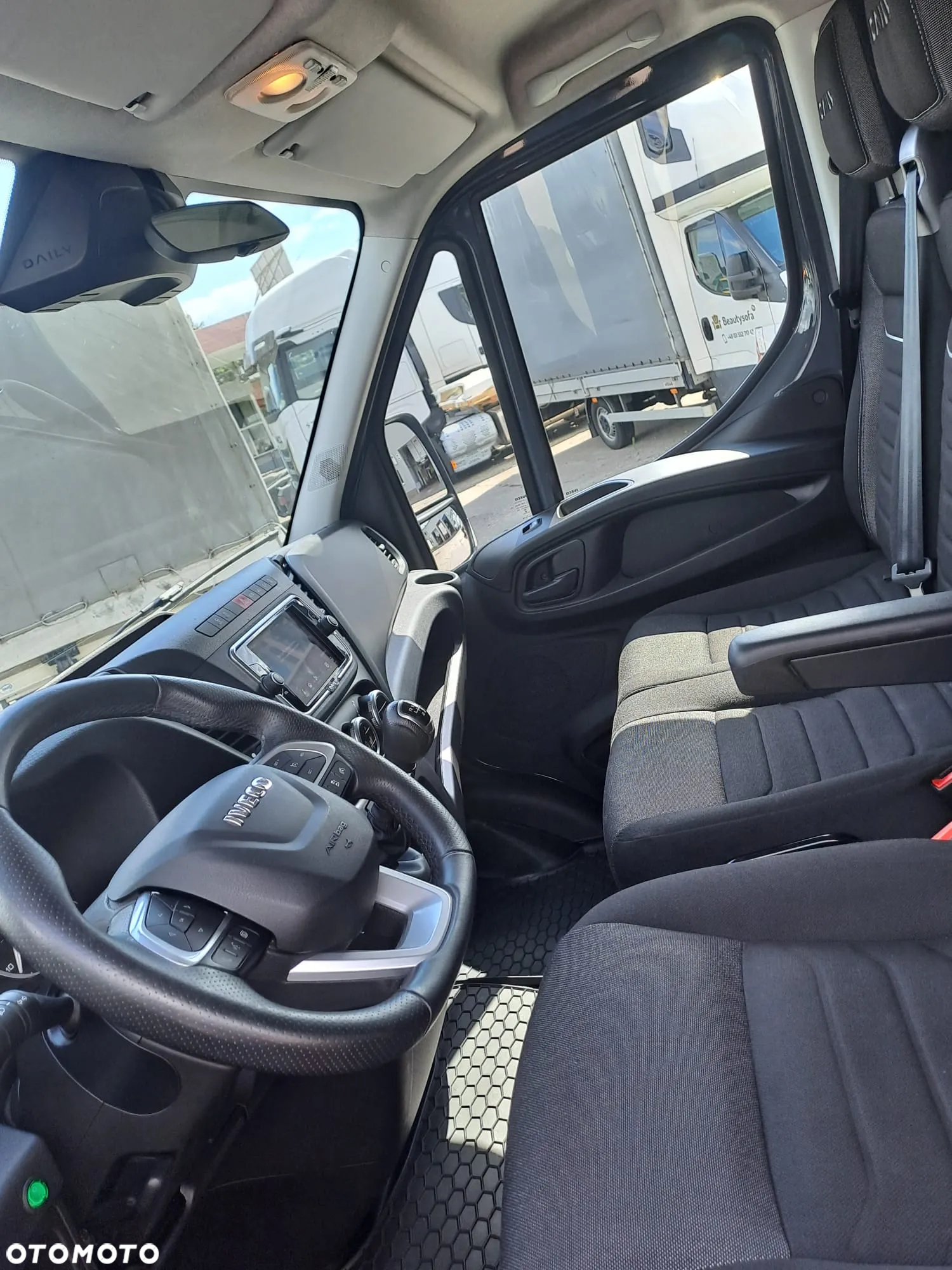Iveco 50C18 BLIŹNIAK KONTENER Z WINDĄ 1000 kg SILNIK 3 LITRY LEDY !!! - 9